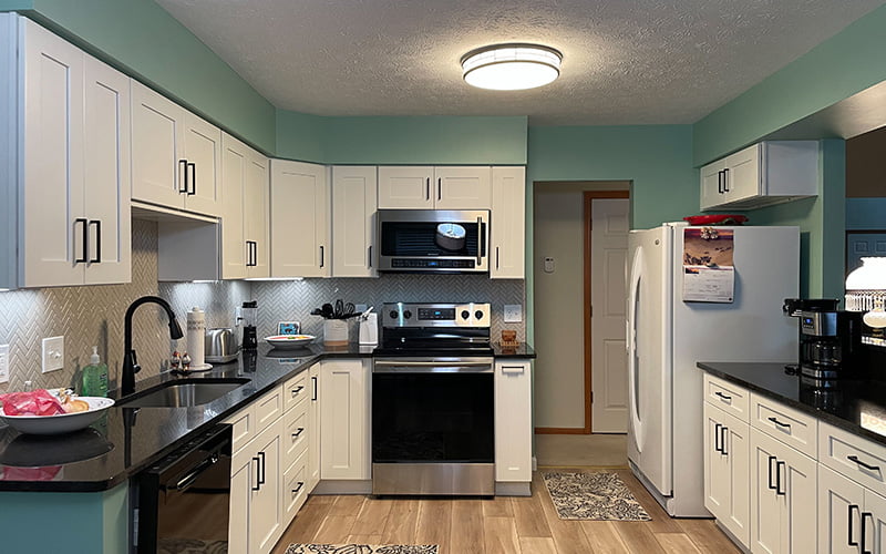 Small refreshing kitchen renovation